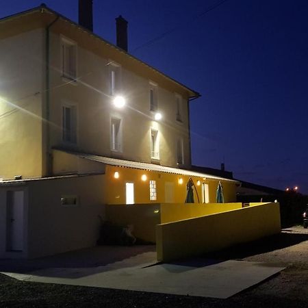 Auberge De La Licorne Eu Ливрон-сюр-Дром Экстерьер фото